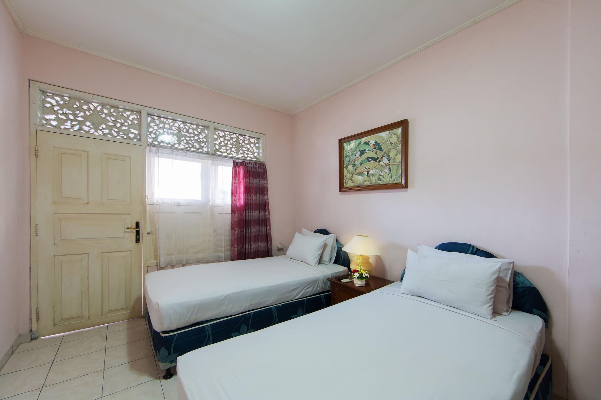 Oyo 3134 Puri Tamu Hotel Jimbaran Exterior foto