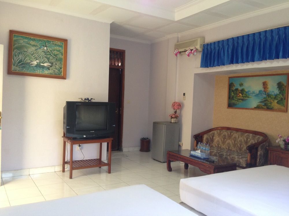 Oyo 3134 Puri Tamu Hotel Jimbaran Exterior foto