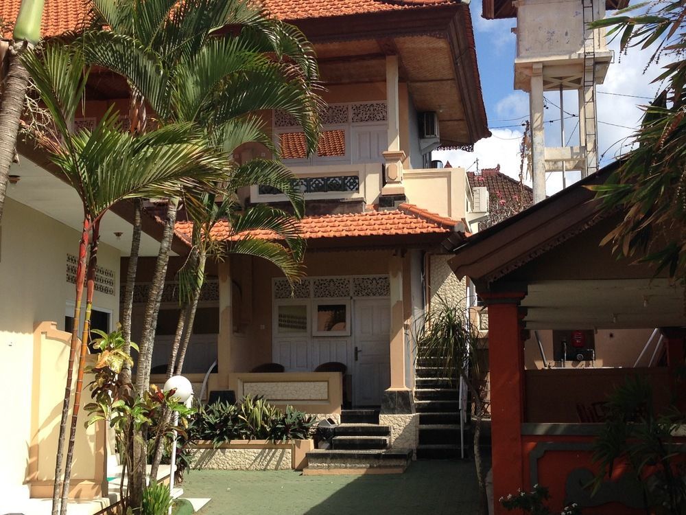 Oyo 3134 Puri Tamu Hotel Jimbaran Exterior foto